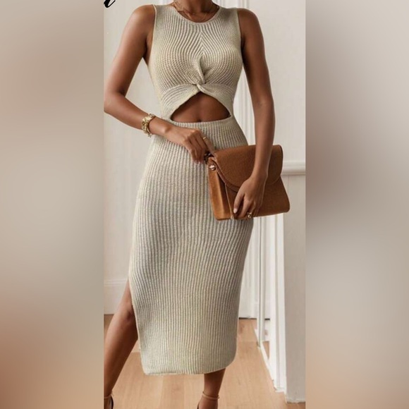 Dresses & Skirts - Elegant Cream Sleeveless swim coverup nwot